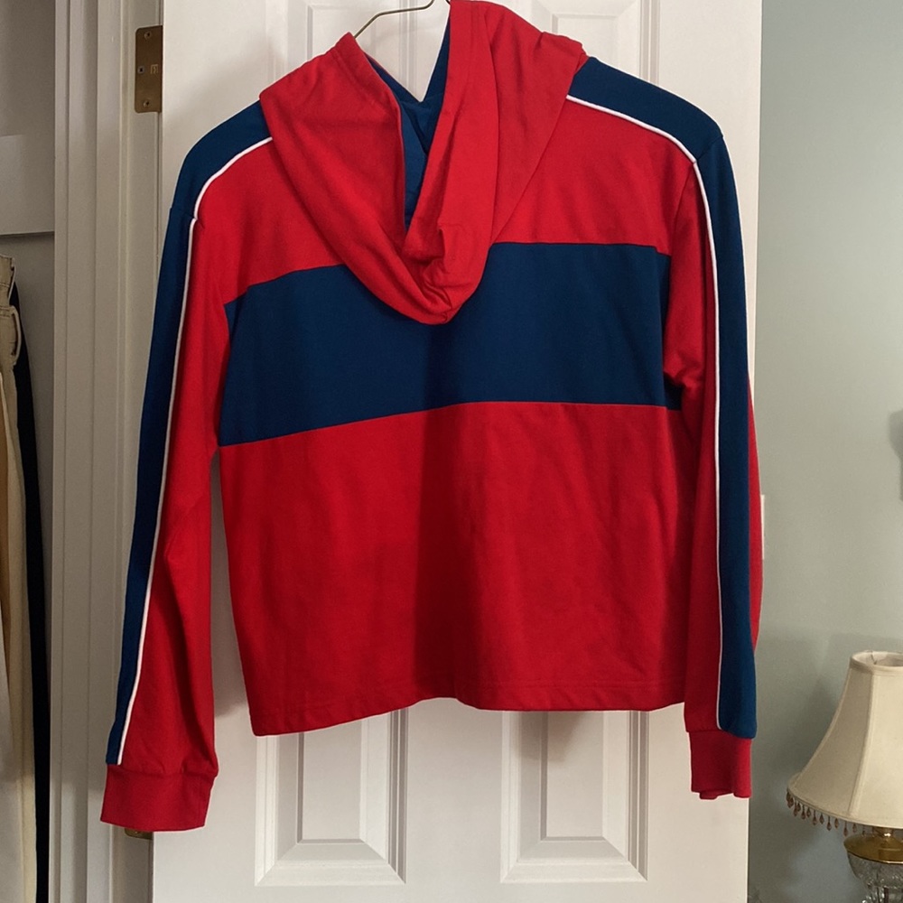 Disney sweatshirt - Picture 2 of 6